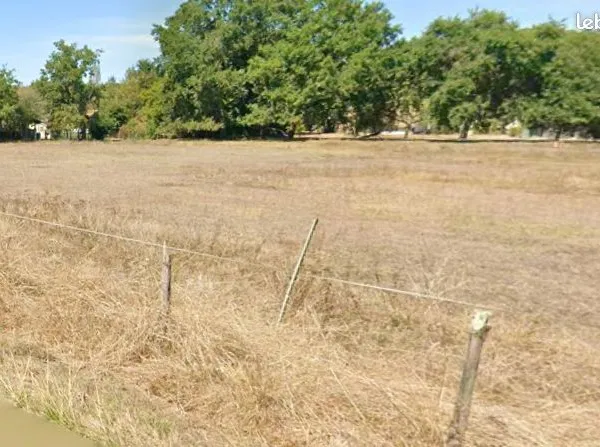 Terrain à bâtir de 580 m² à MARGAUX (33)