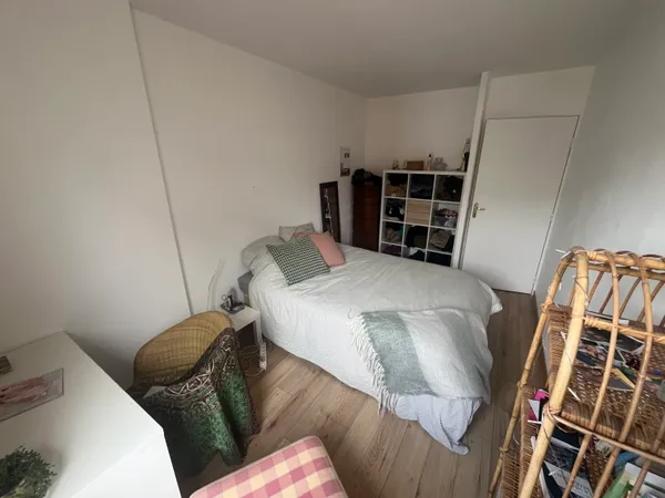 Sous-Loue chambre en colocation dans appartement - 65m²