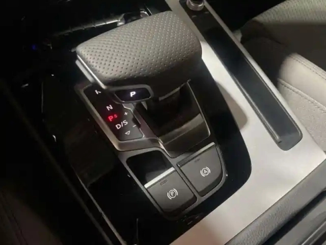 Audi Q5 55 tfsie 367 s tronic 7 quattro s line — photo 5