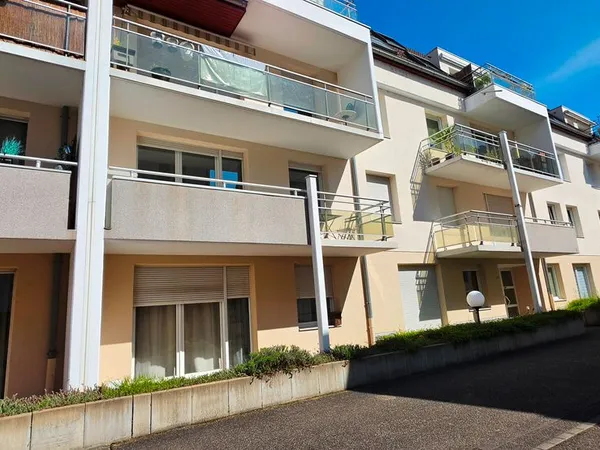 Appartement 2 pièces avec balcon et parking Strasbourg Neudorf