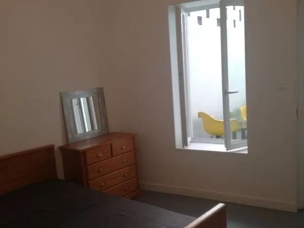 Appartement meublé avec patio et parking
