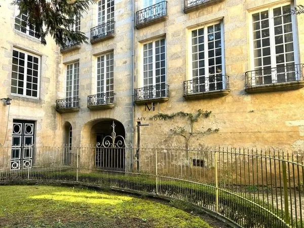 Appartement 7 pièces 259 m²