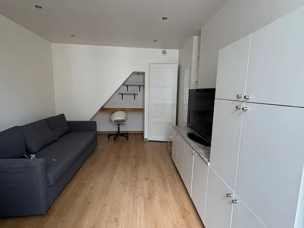 Loue studio meublé 20m² Arts et Métiers