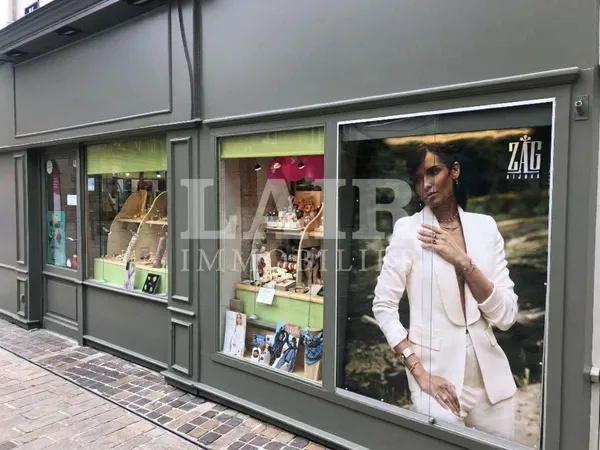 Fonds de commerce 5 pièces 25 m²