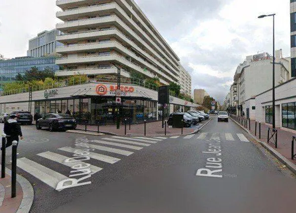 Local 98 m²