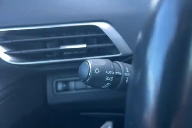 Peugeot 3008 bluehdi 130ch s&amp;s bvm6 — photo 50