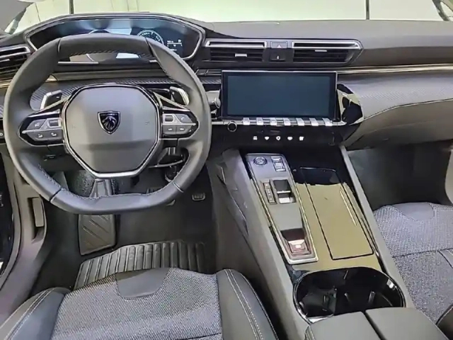 Peugeot 508 sw hybrid 180 e-eat8 — photo 18