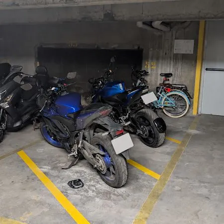 Emplacement moto sécurisé en sous-sol - Wattignies