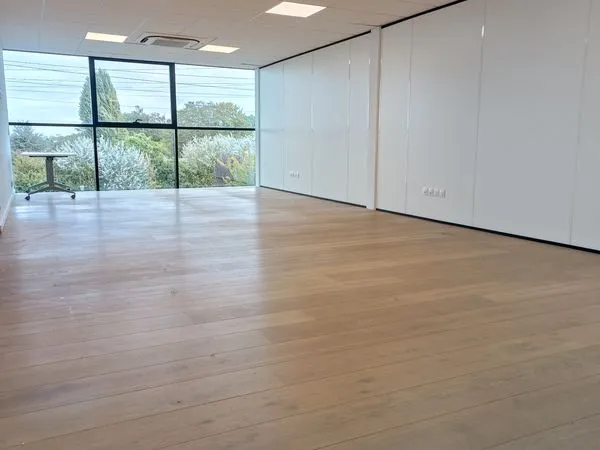 Local commercial / bureau 54 m²