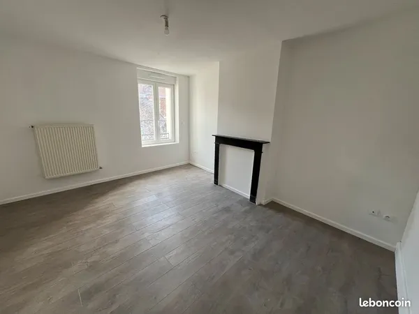 T2 duplex 44 m² rénové, centre Cambrai, au calme (fond de cour)
