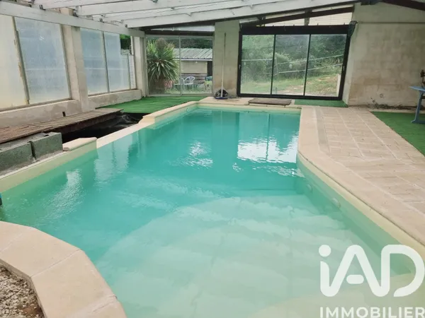 Maison 7 pièces 255 m²