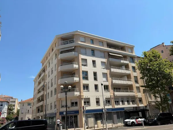 Local professionnel 44 m²