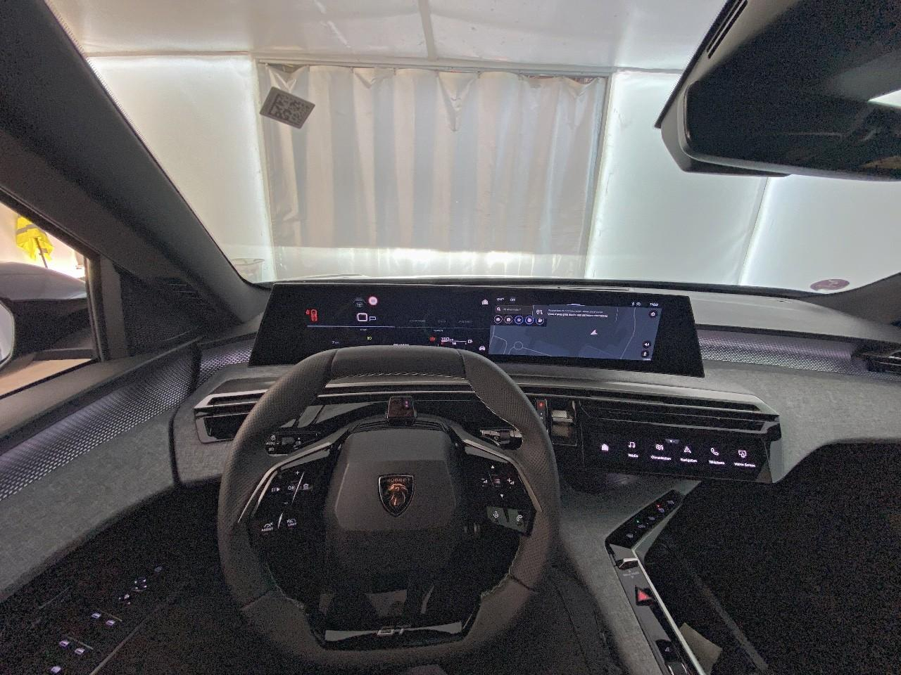 Peugeot 3008 hybrid 145 e-dcs6 gt — photo 12