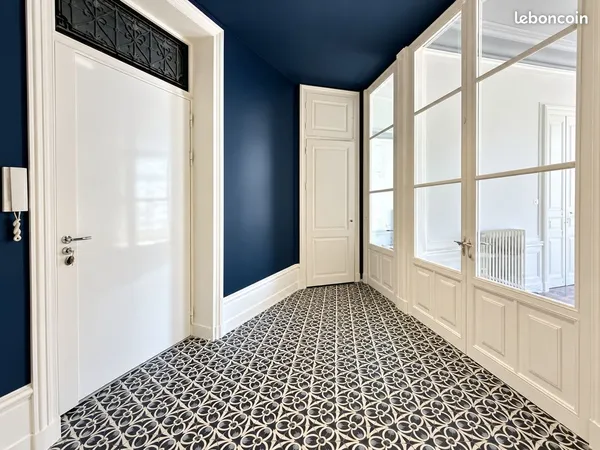 Grenoble Victor Hugo Superbe appartement ancien rénové-151M2 3 chambres