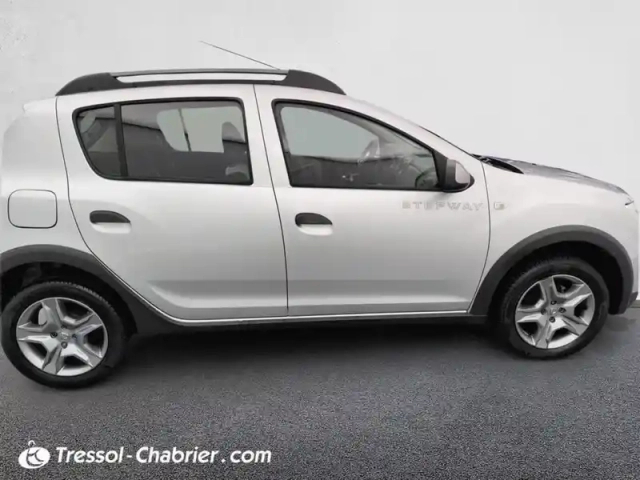 Dacia Sandero blue dci 95 stepway — photo 13