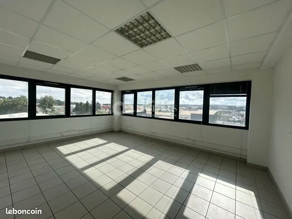 Bureau 468 m²