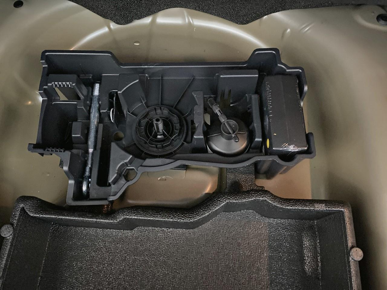 Peugeot 2008 hybrid 145 ch e-dcs6 allure — photo 16