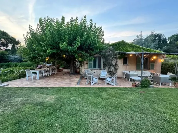 VILLA PROVENCALE A RENOVER AU CALME