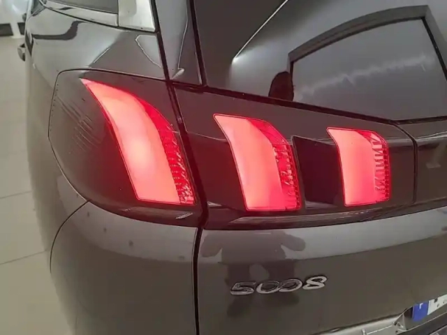 Peugeot 5008 bluehdi 130ch s&amp;s eat8 — photo 17