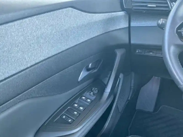 Peugeot 308 1.5 bluehdi 130ch s&amp;s allure eat8 — photo 6