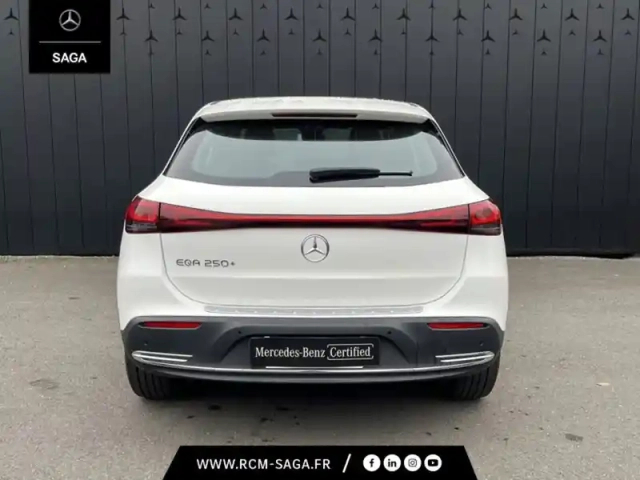 Mercedes Eqa 250+ edition — photo 3
