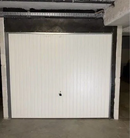 Garage/Box fermé à louer
