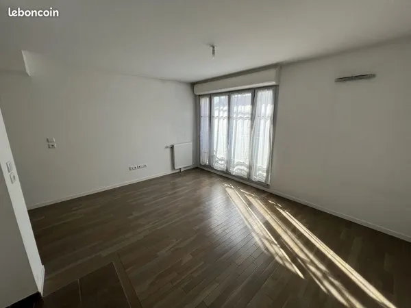 Studio 1 pièce 27 m²