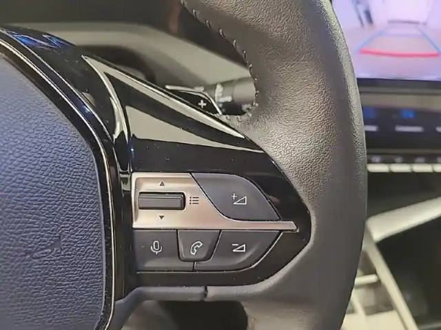 Peugeot 308 phev 180 e-eat8 — photo 19