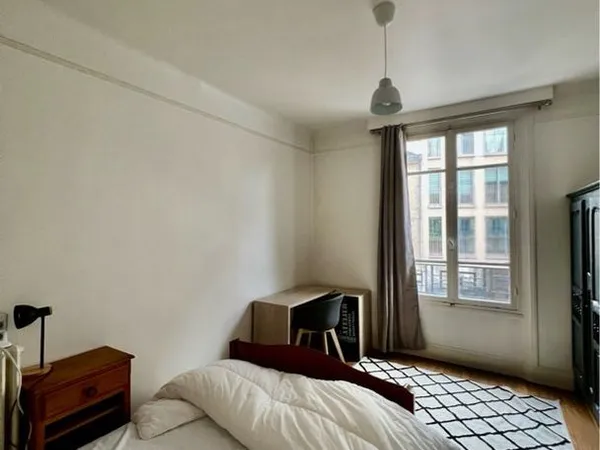 Chambre en colocation meublée en centre-ville - Proche UTT - 360 CC