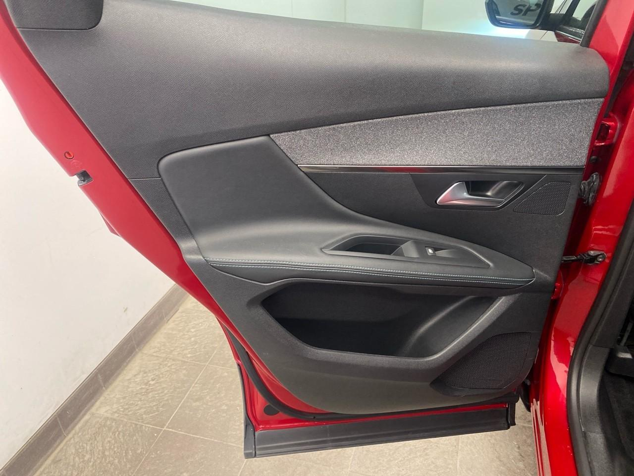 Peugeot 3008 hybrid 225 e-eat8 allure pack — photo 22