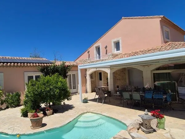 Maison 6 pièces 196 m²