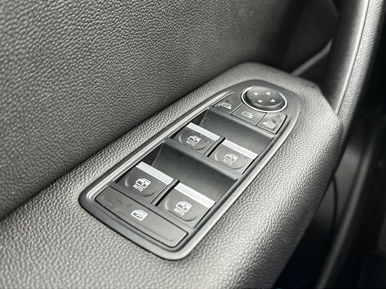 Renault Captur e-tech plug-in 160 intens — photo 18