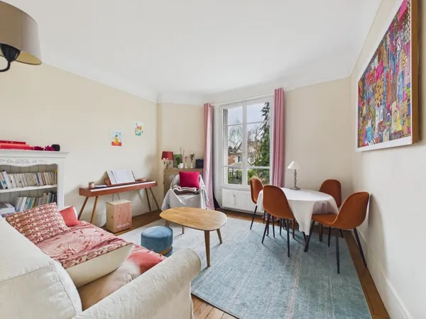 - 78000 VERSAILLES - QUARTIER MONTREUIL - CHARME DE L'ANCIEN - PARQUET MOULURES CHEMINEES - EXPOSE S
