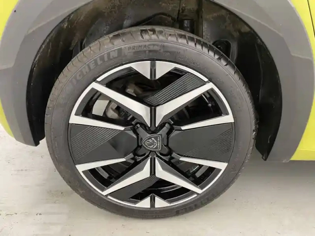 Peugeot 208 puretech 100 s&amp;s bvm6 — photo 19
