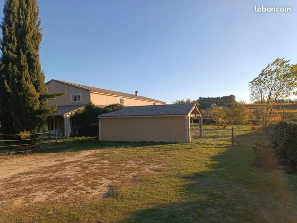 Propriete sur terrain de 1.3 hectares