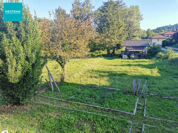 CHARVONNEX _ Terrain viabilisé de 801 m², à vendre