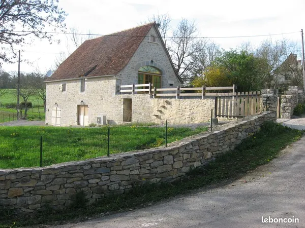 Grange restaurée à louer