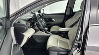 Toyota Yaris 116h Iconic 5p — photo 12