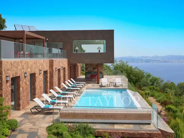Maison 8 pièces 340 m²