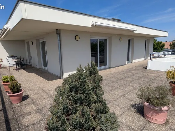 Appartement attique T5 84m2 terrasse 105m2