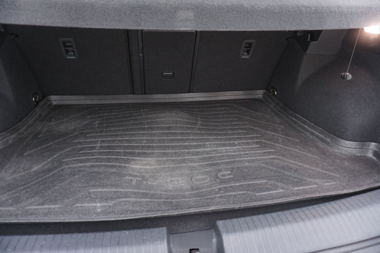 Volkswagen T-Roc — photo 17