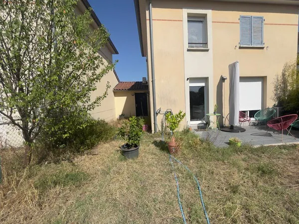 Villa T4 avec jardin et garage