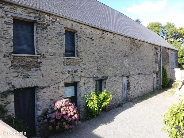 À vendre - Ancienne longère en pierre