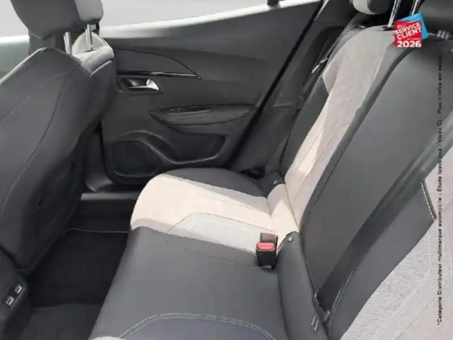 Peugeot 2008 e- 136ch gt pack — photo 11