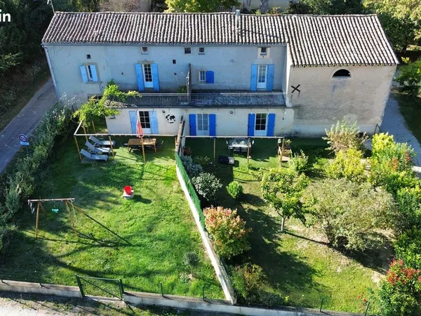 Ancienne ferme rénovée avec 2 habitations indépendantes-220m2-6900m2 de terrain