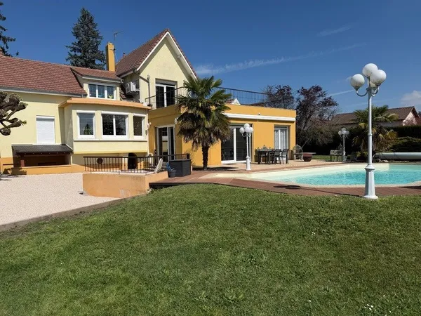 Maison à vendre 5 pièces 180m2 MONTCEAU LES MINES (71)