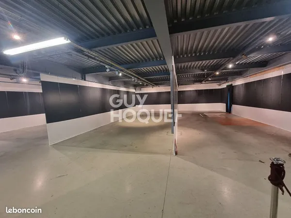 Entrepôt 258 m² VANNES