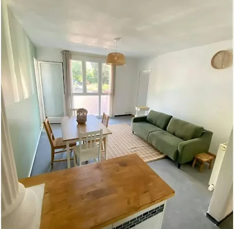 Appartement 4 pièces 10 m²