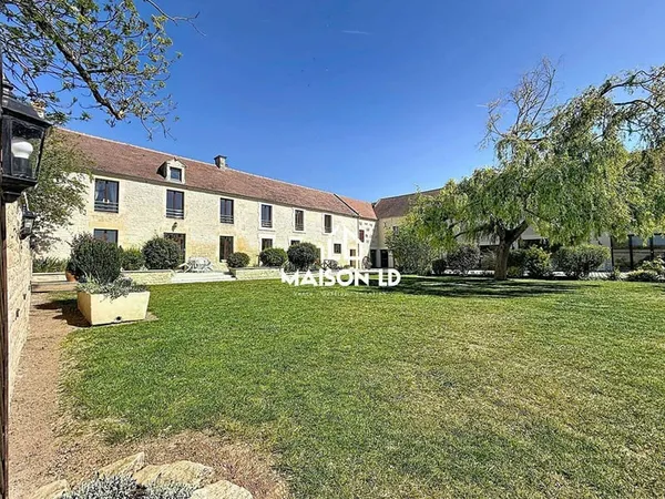 Maison 22 pièces 690 m²