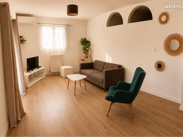 T2 meublé 80m2 au mois pas à l'année